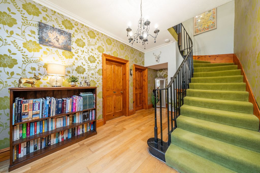 Property photo 2 of 46 Photo 7