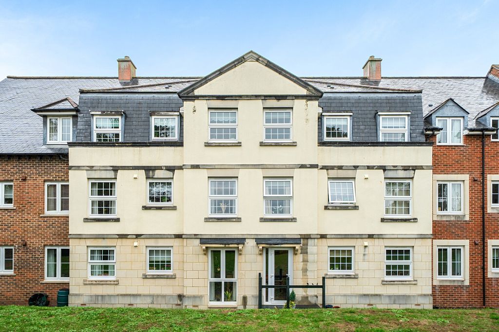Property photo 1 of 19 External