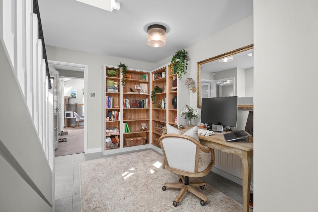 Property photo 3 of 32