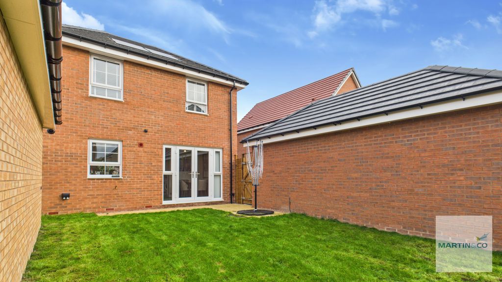 Property photo 2 of 18 Cam03663G0-Pr0201-Still016