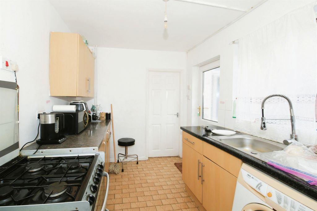 Property photo 2 of 17