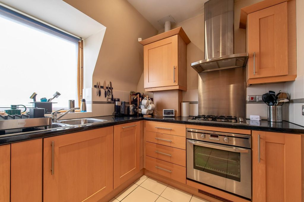Property photo 2 of 8 Kitchen