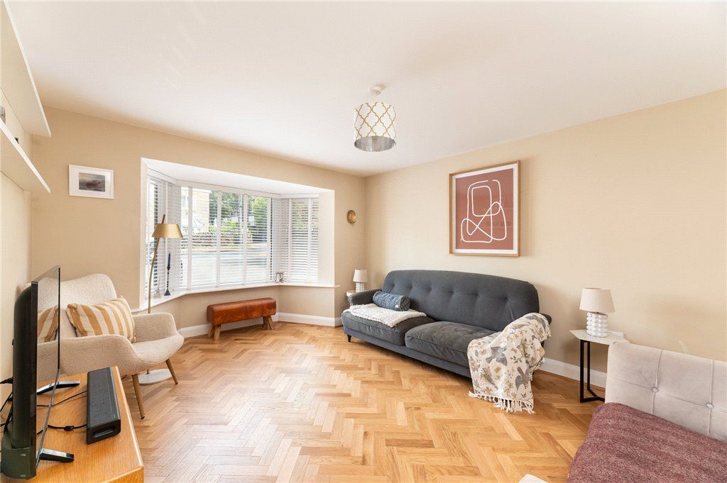 Property photo 3 of 32 Dallam Road