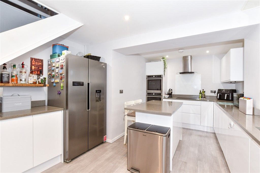 Property photo 3 of 12 Kitchen/Breakfast Room