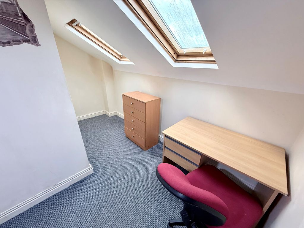 Property photo 3 of 5