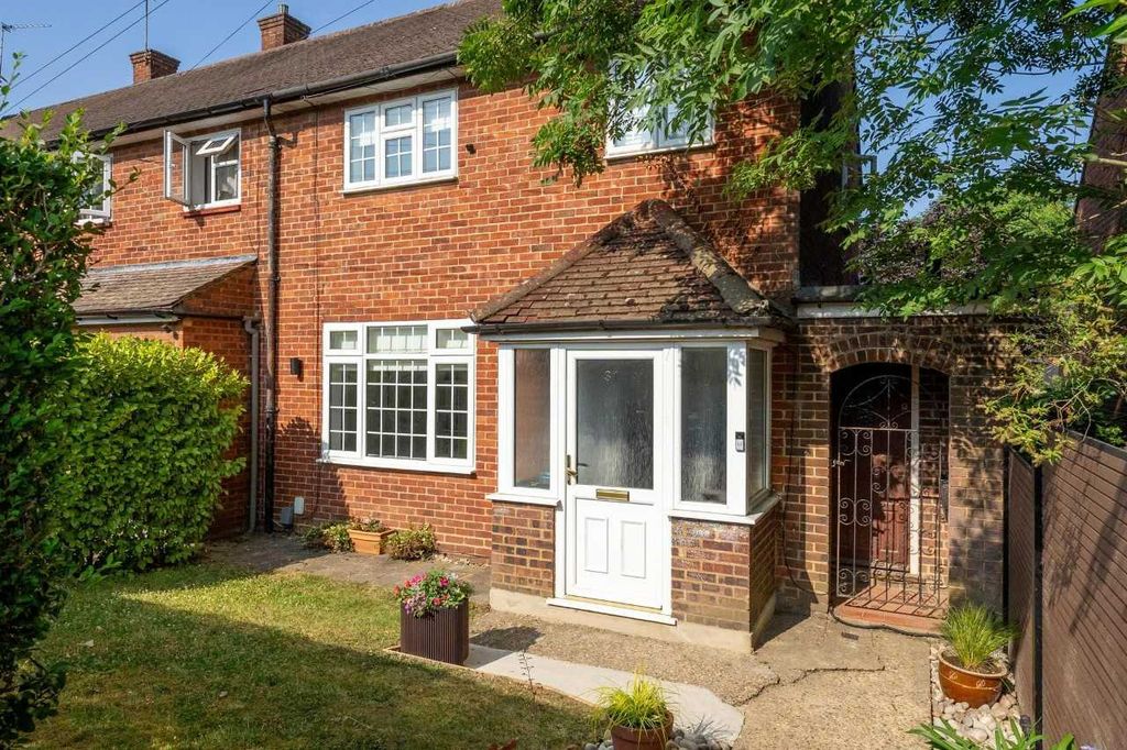 Property photo 1 of 21 Burghley Avenue, Borehamwood, Wd6 2Jl