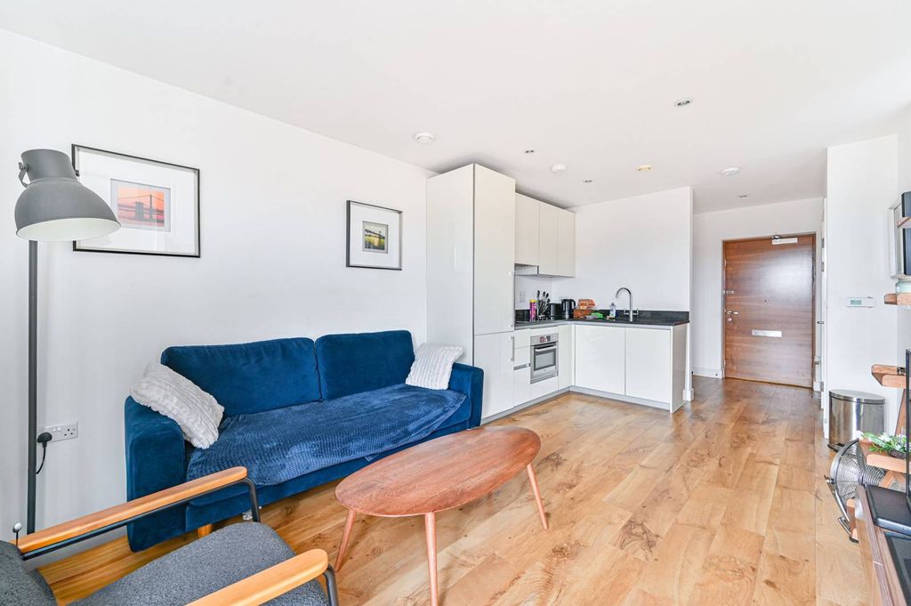 Property photo 3 of 12