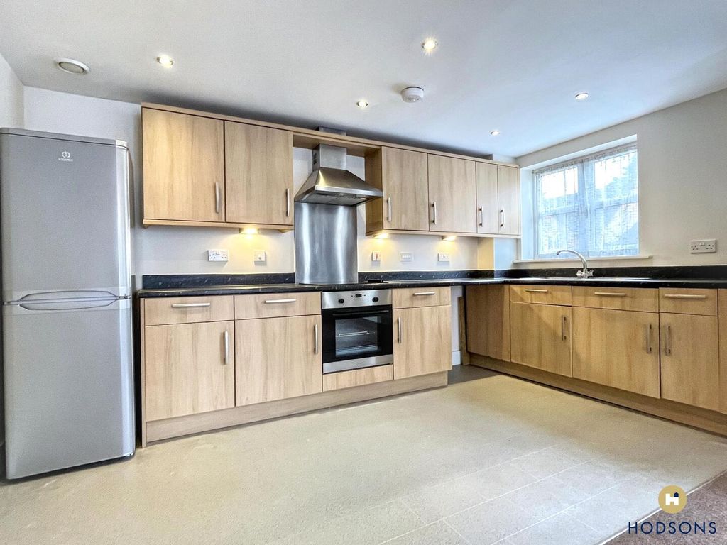 Property photo 2 of 7 Kitchen