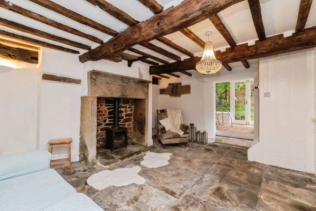 Property photo 2 of 16 Lounge