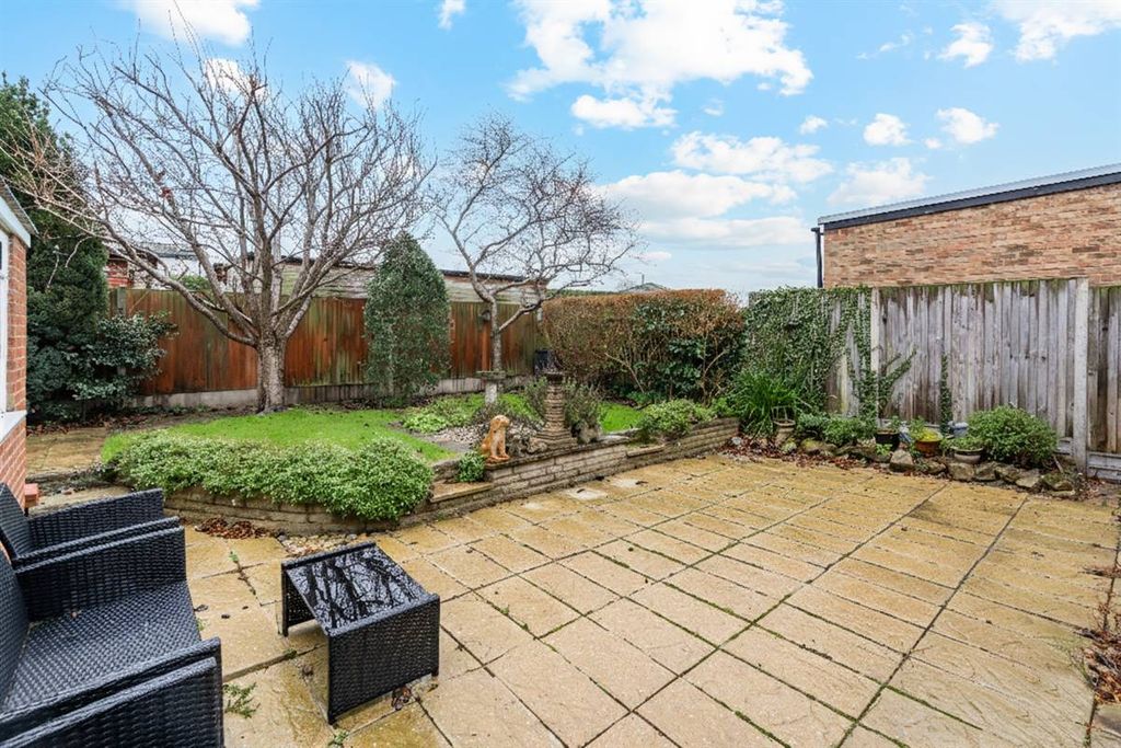 Property photo 3 of 17