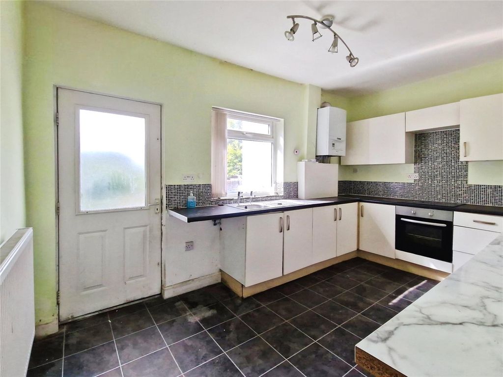 Property photo 3 of 11 Picture No. 12