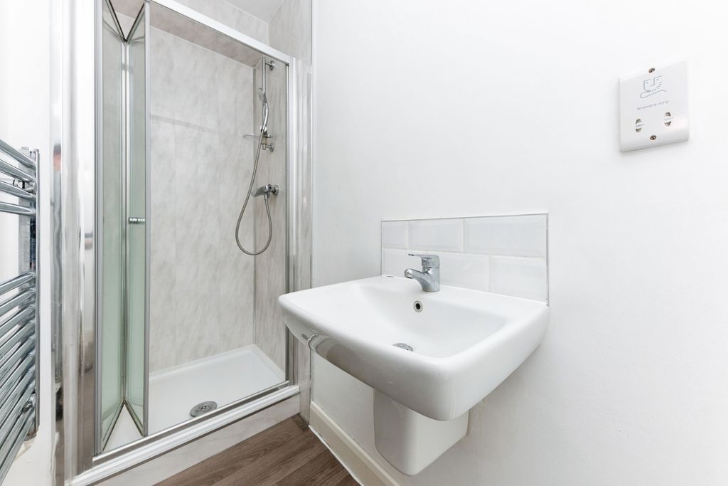 Additional image 9 of 2 bed flat for saleGrimsby Road, Cleethorpes DN35