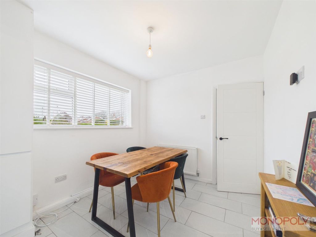 Property photo 3 of 18 Cam03815G0-Pr0416-Still014.Jpg