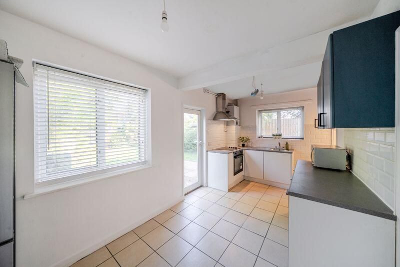 Property photo 2 of 5 Kitchen