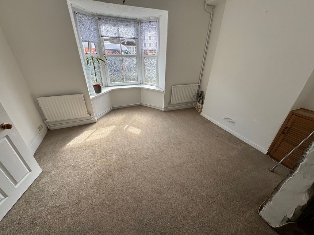 Property photo 3 of 16 Dining Area
