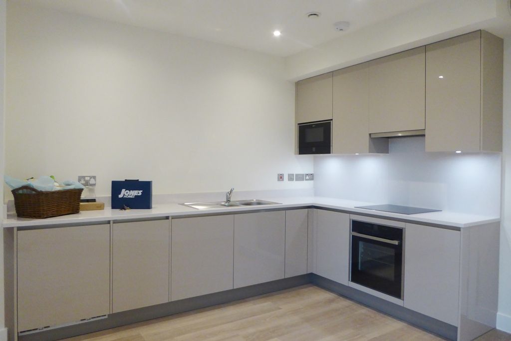 Property photo 3 of 6 Kitchen