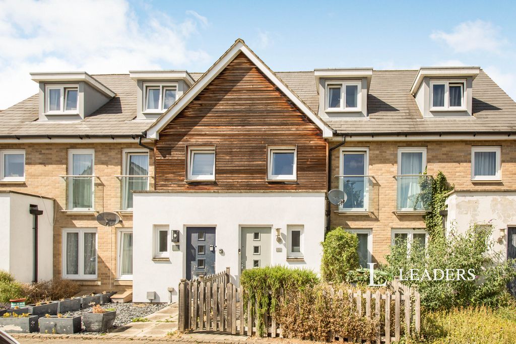 Property photo 1 of 11 102