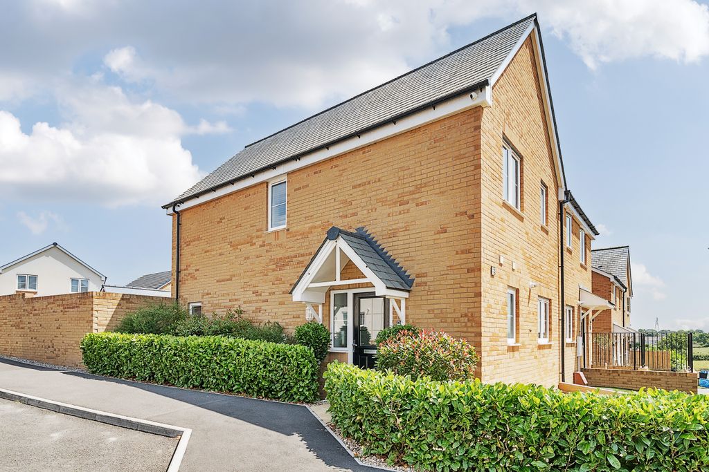 Property photo 1 of 26 .