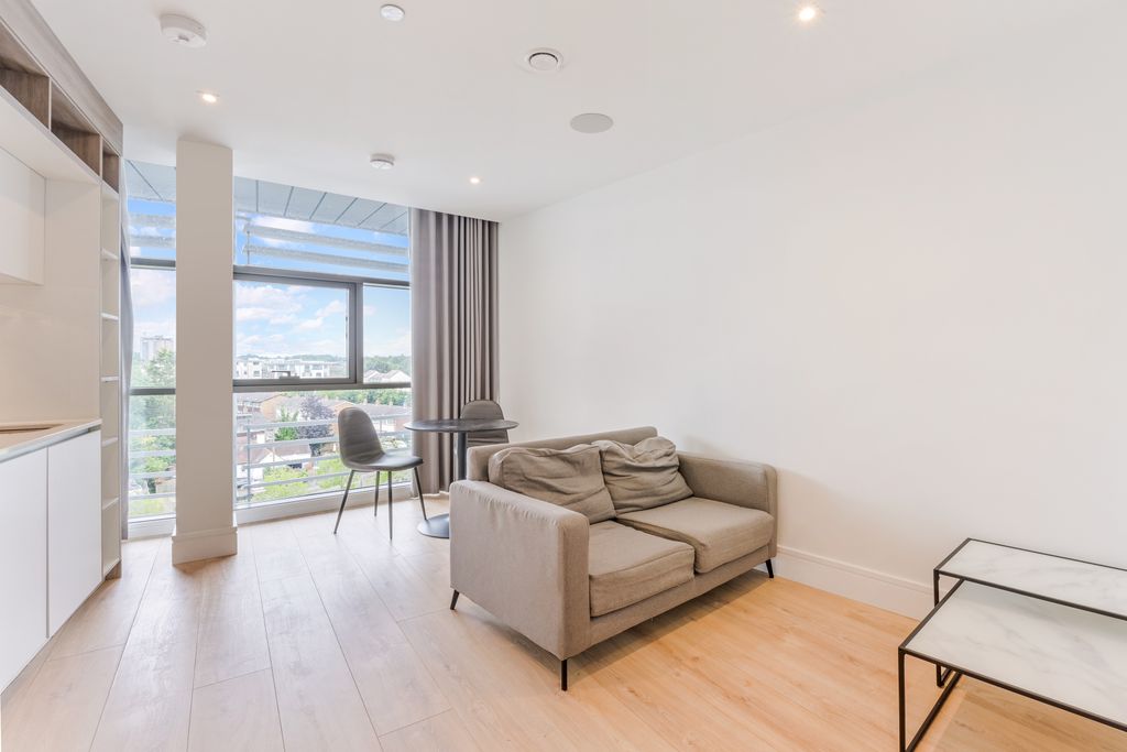 Property photo 3 of 8