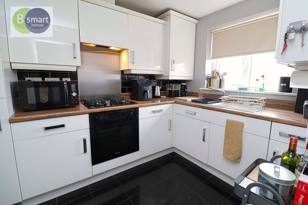 Property photo 2 of 14 Img_1189