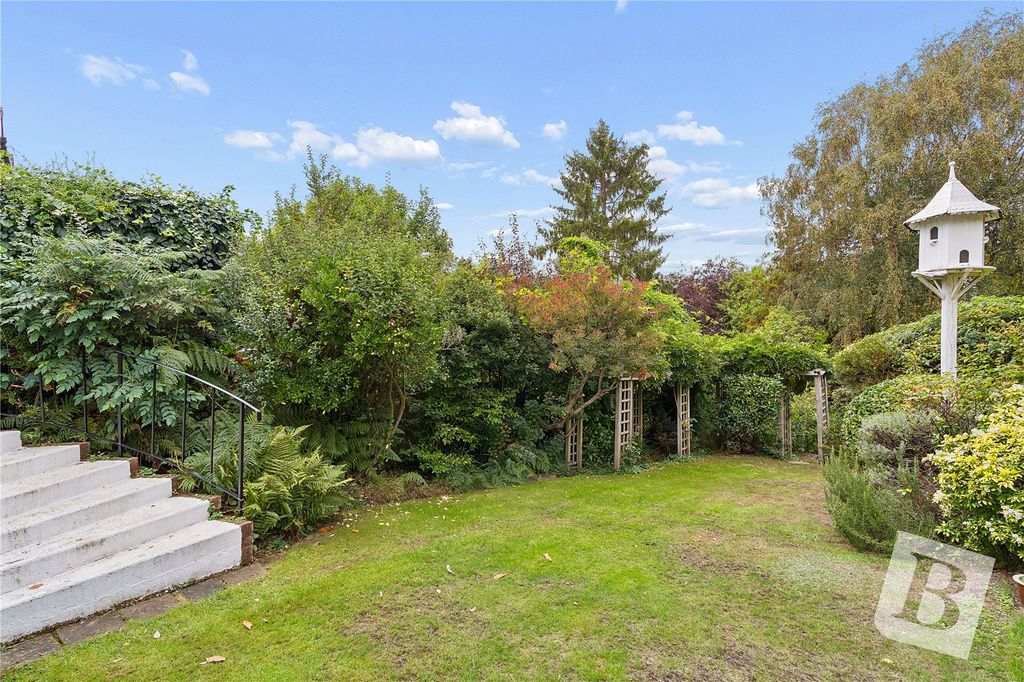 Property photo 2 of 23 Rear Garden