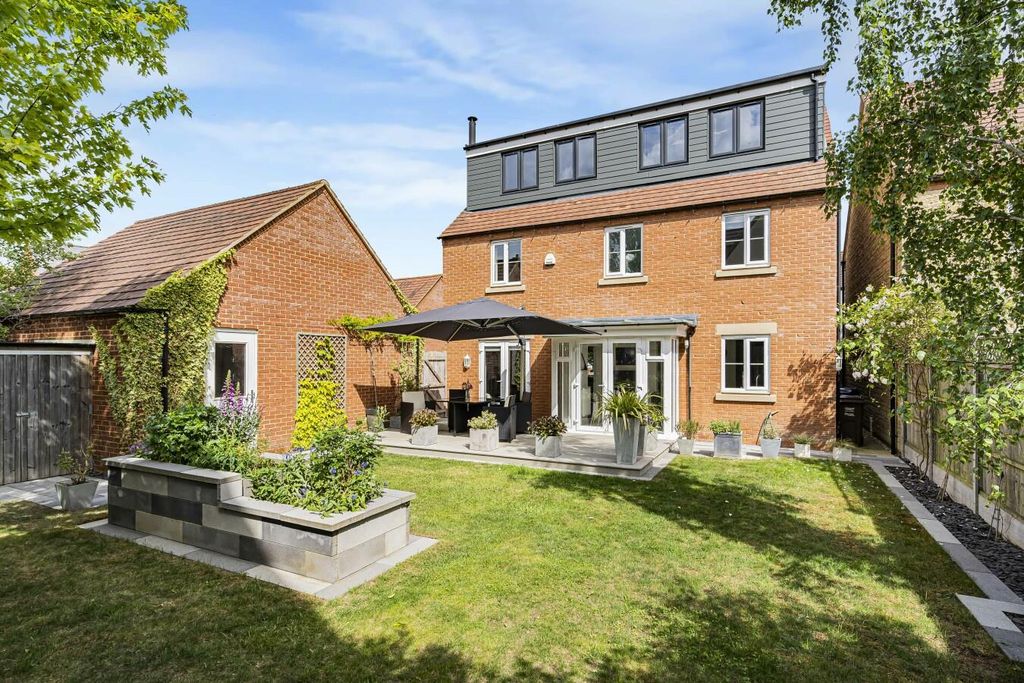 Property photo 1 of 33 3955532_Preview.Jpg
