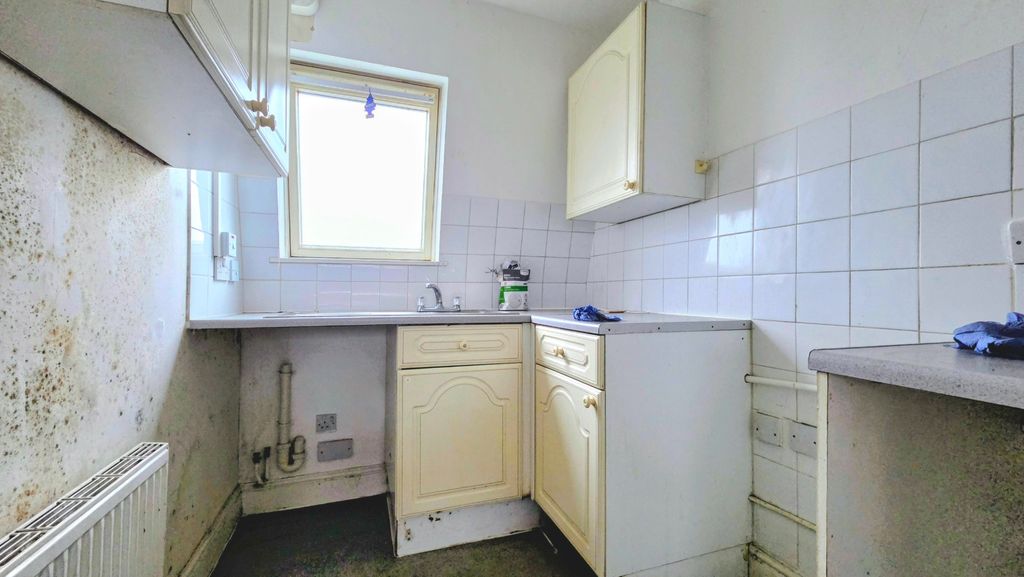 Property photo 3 of 7 Photo 2