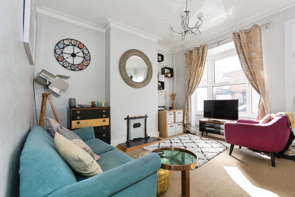 Property photo 2 of 17