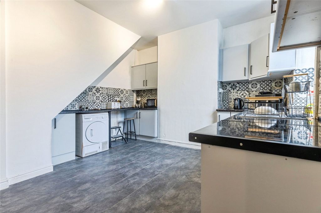 Property photo 3 of 21 Picture No. 15