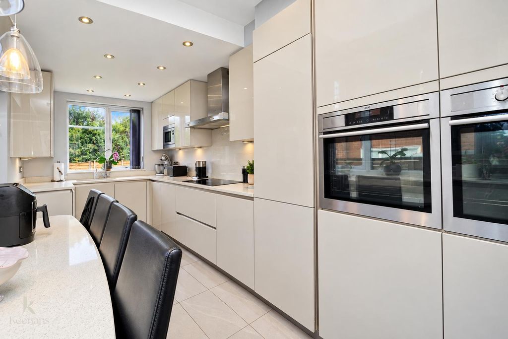Property photo 2 of 39 17.Jpg
