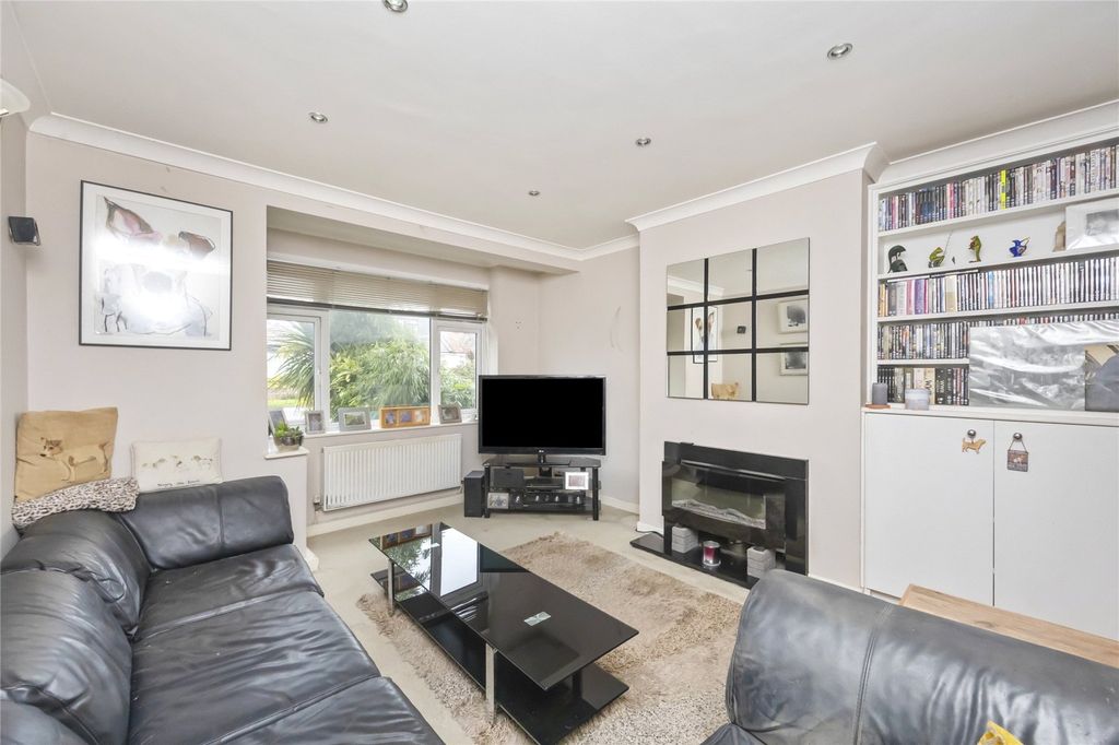 Property photo 2 of 18 Picture No. 16