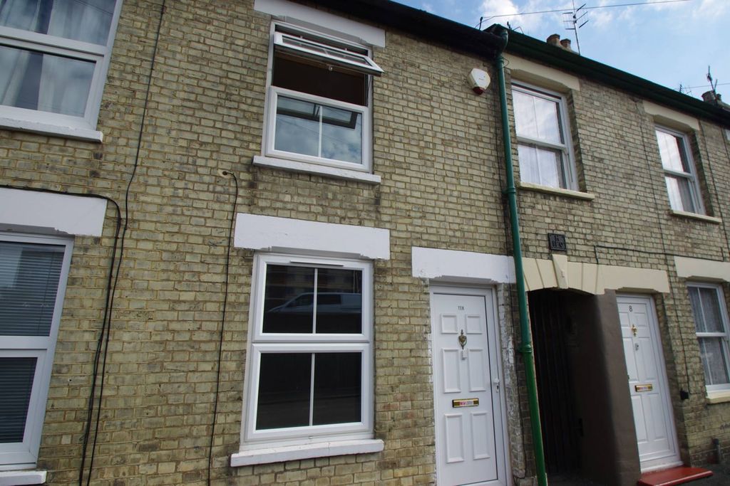 Property photo 2 of 8