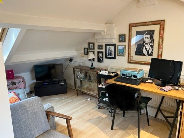 Property photo 1 of 5 Photo 4