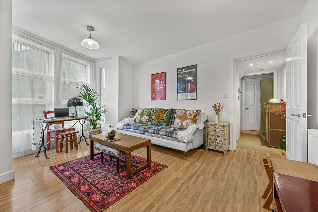 Property photo 2 of 9