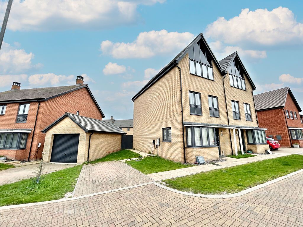 Property photo 1 of 16 Front