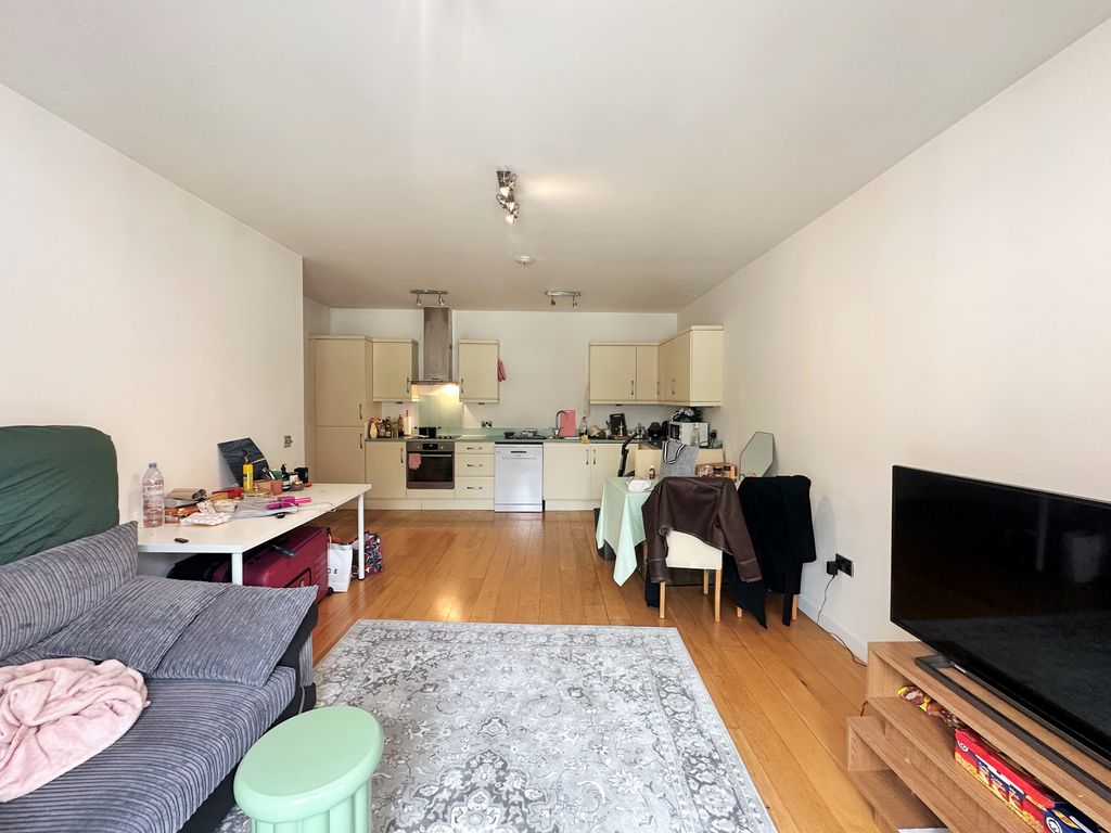 Property photo 3 of 11 Img-2567