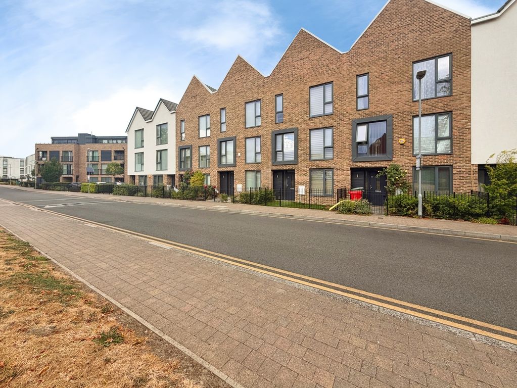 Property photo 1 of 17 Pbox-Img.Jpg