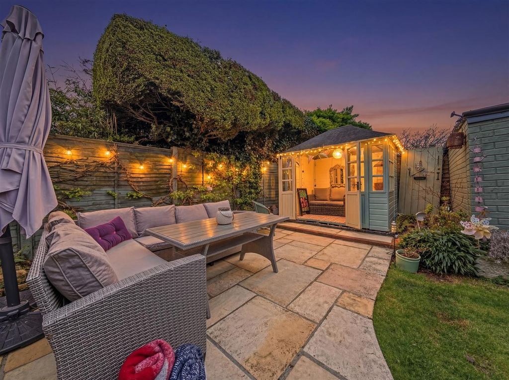 Property photo 3 of 39 34 Alma Road (3).Png