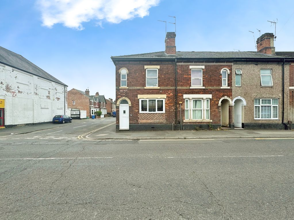 Property photo 1 of 10 819E2A08-London 20Road 20Front
