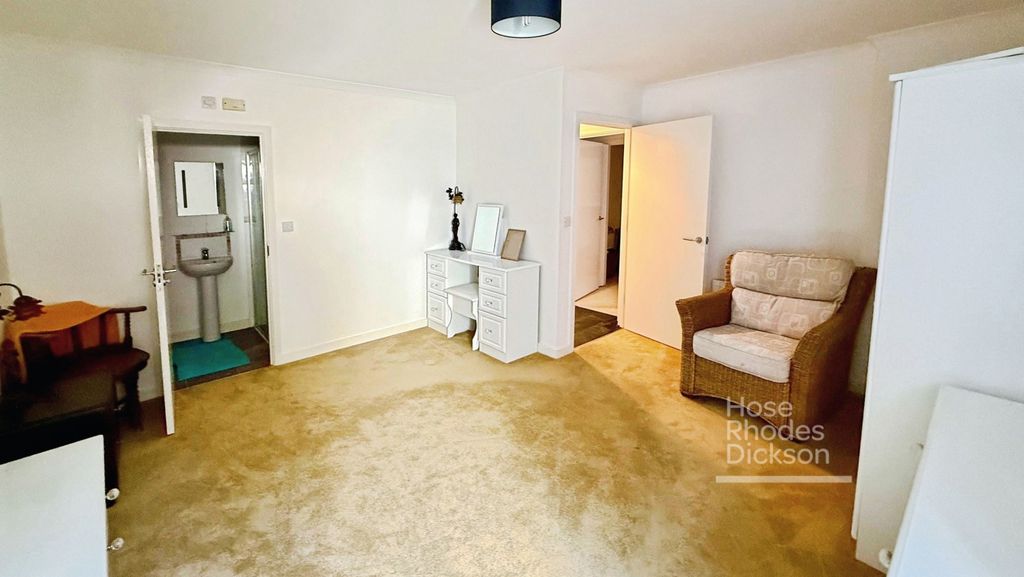 Property photo 2 of 7 Pbox-Img.Jpg