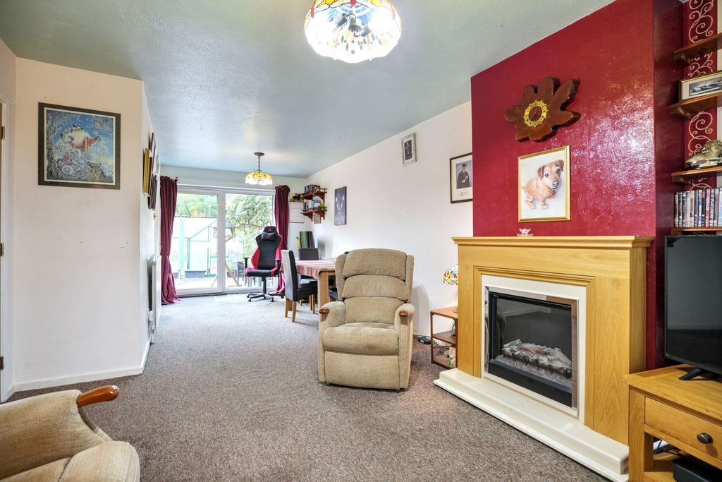 Property photo 3 of 17