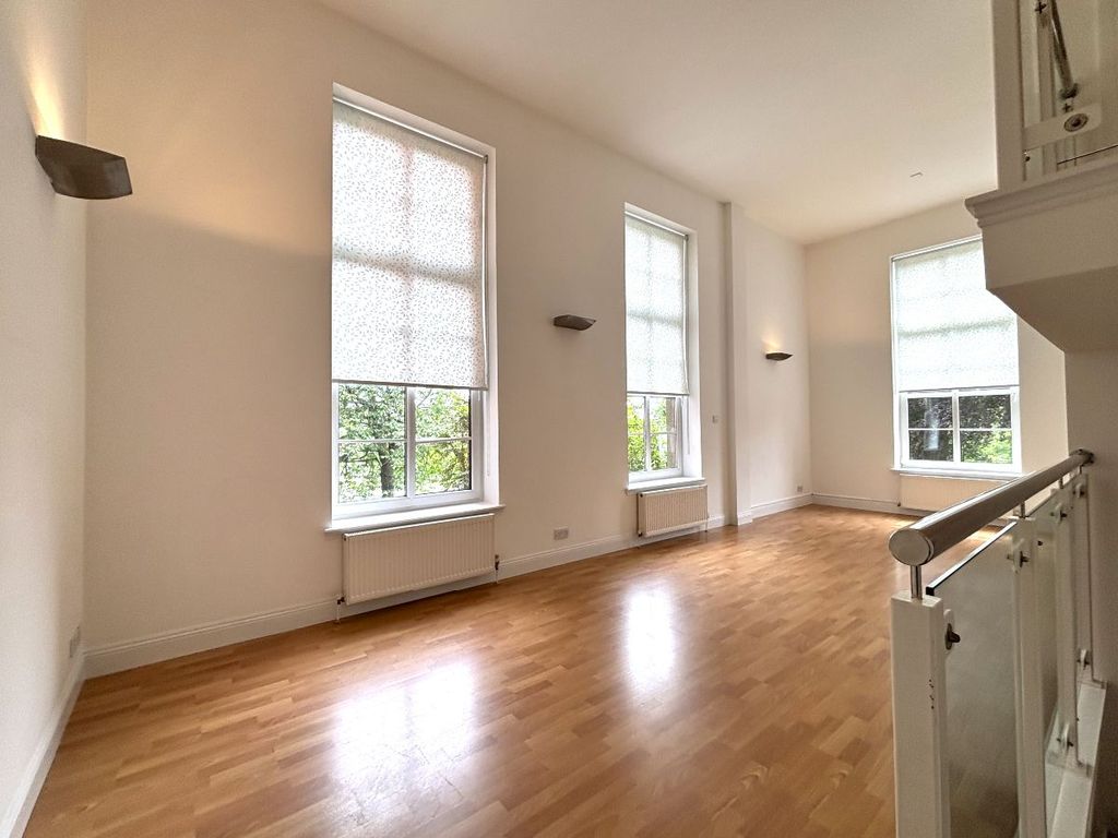Property photo 2 of 25