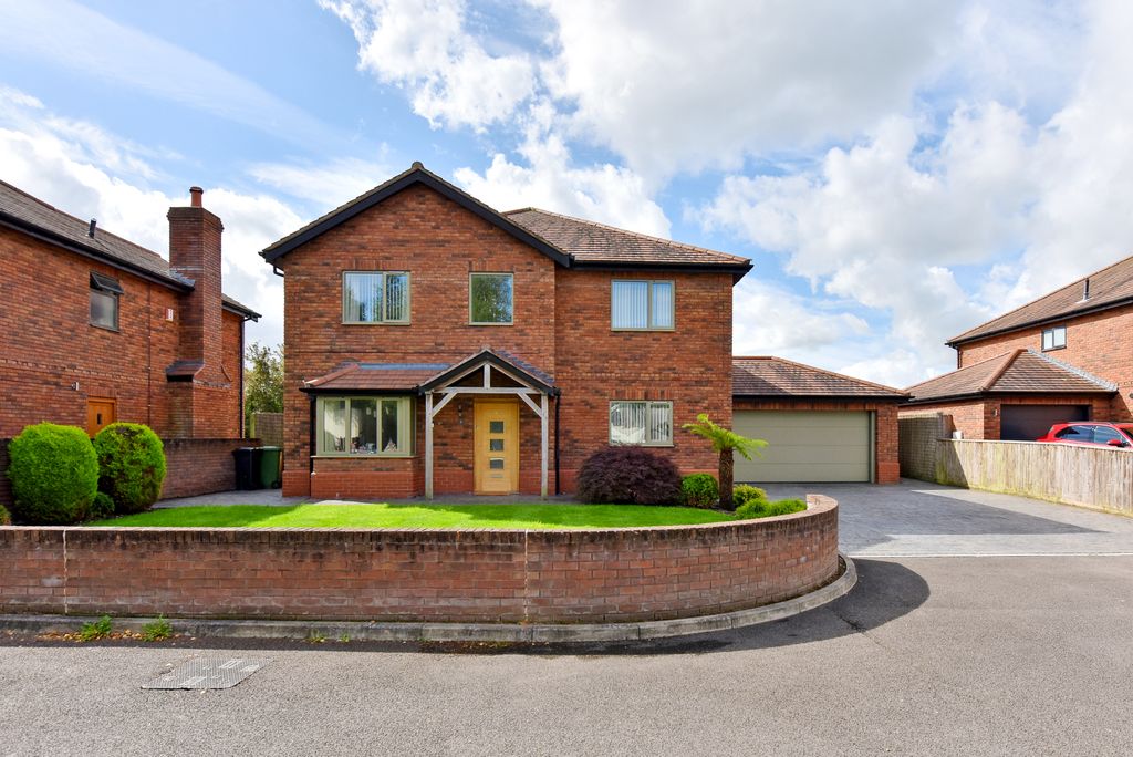 Property photo 1 of 15 Outside Front