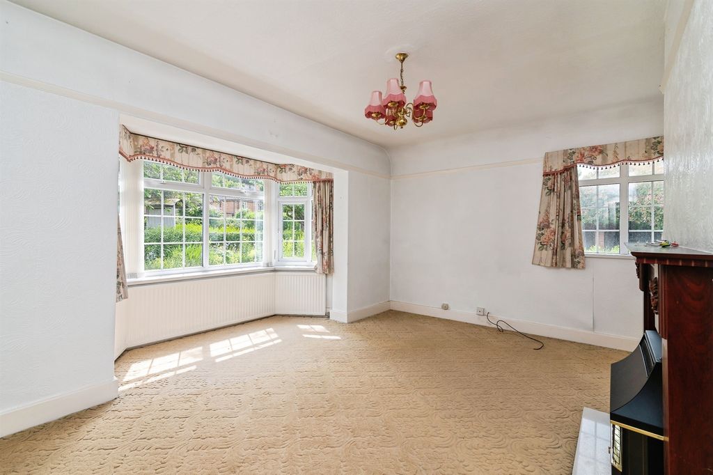 Property photo 2 of 19