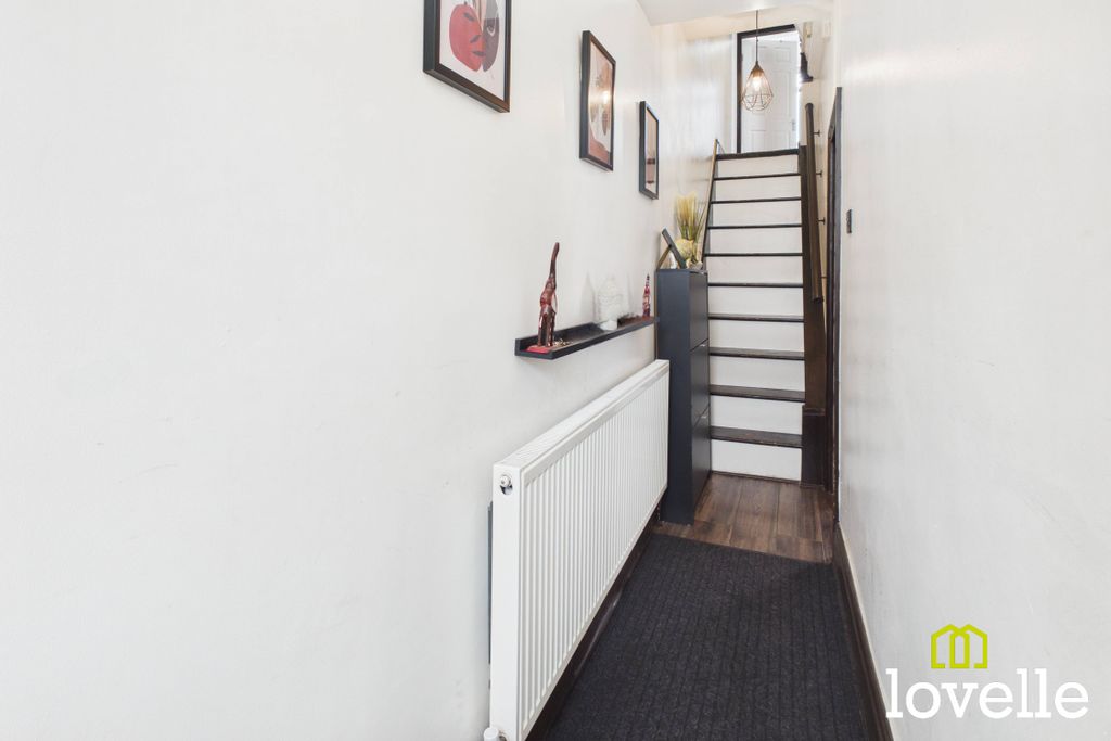 Property photo 2 of 26