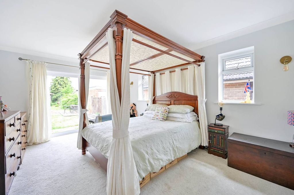 Property photo 1 of 9