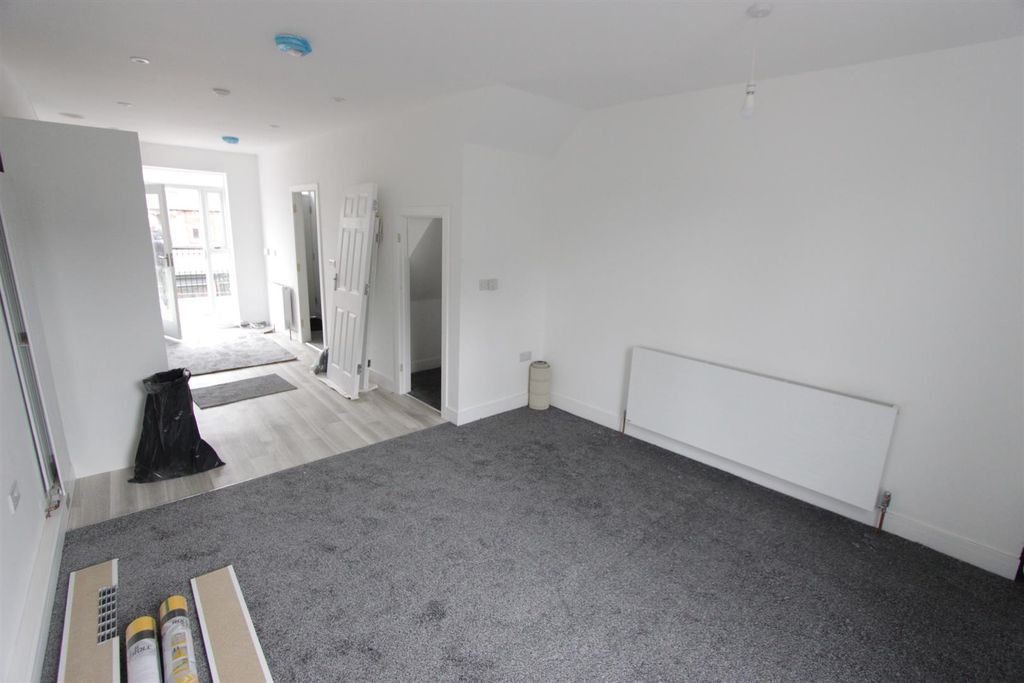 Property photo 3 of 12 Img_0667.Jpg