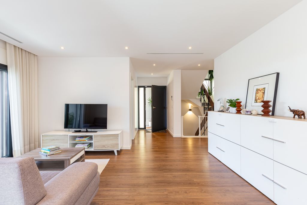 Property photo 3 of 55