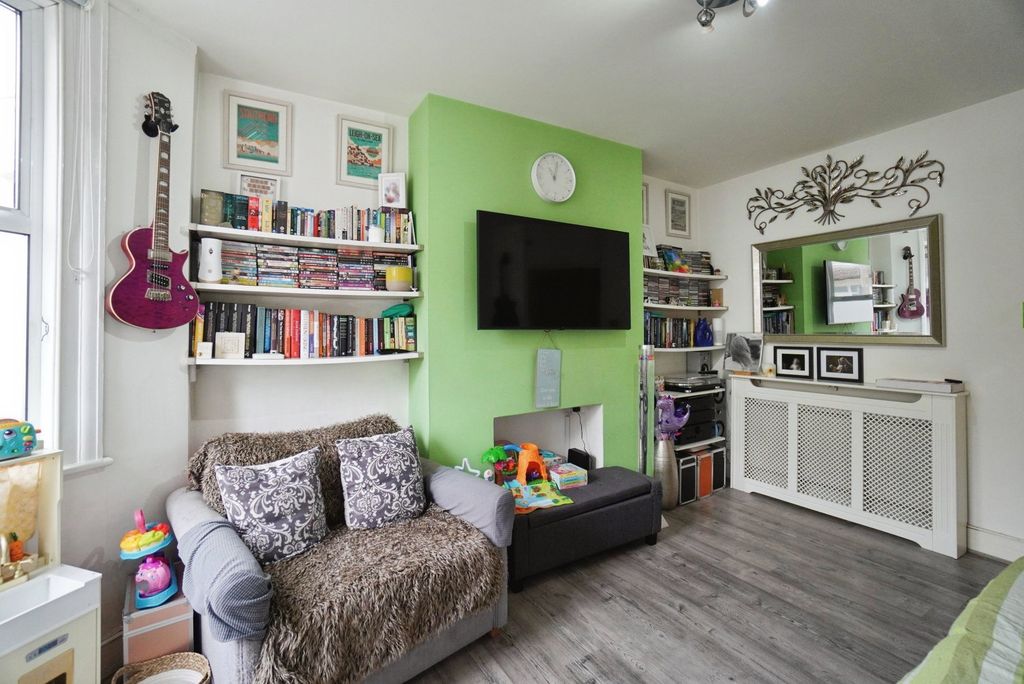 Property photo 3 of 16