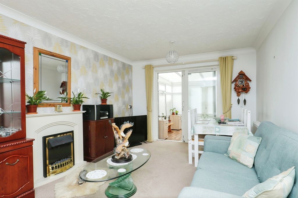 Property photo 3 of 17